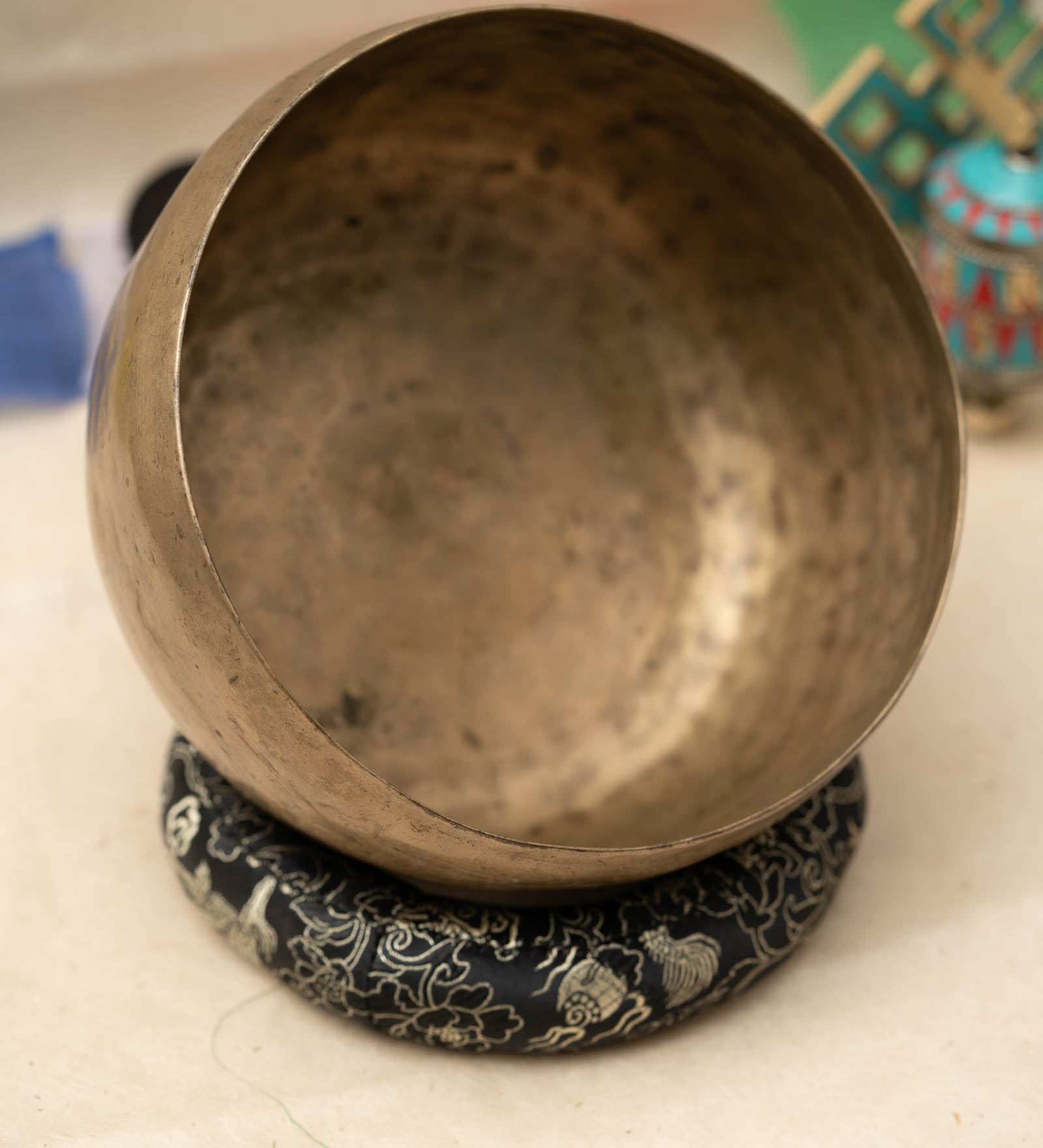 Thadobati Singing Bowl (Lower E3 & Higher B4) for chakra healing