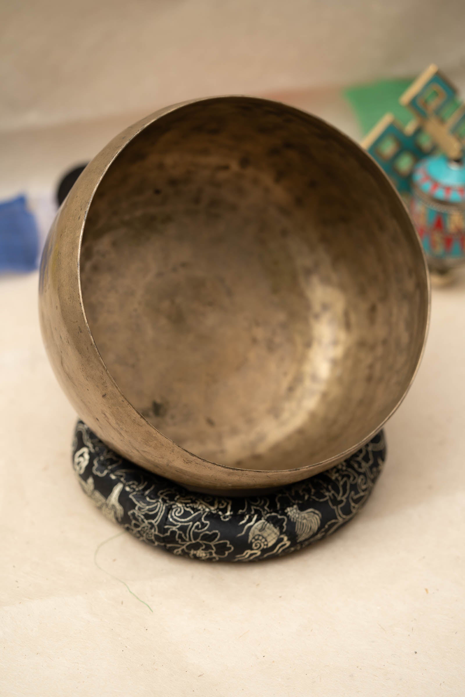 Thadobati Singing Bowl (Lower E3 & Higher B4) for chakra healing