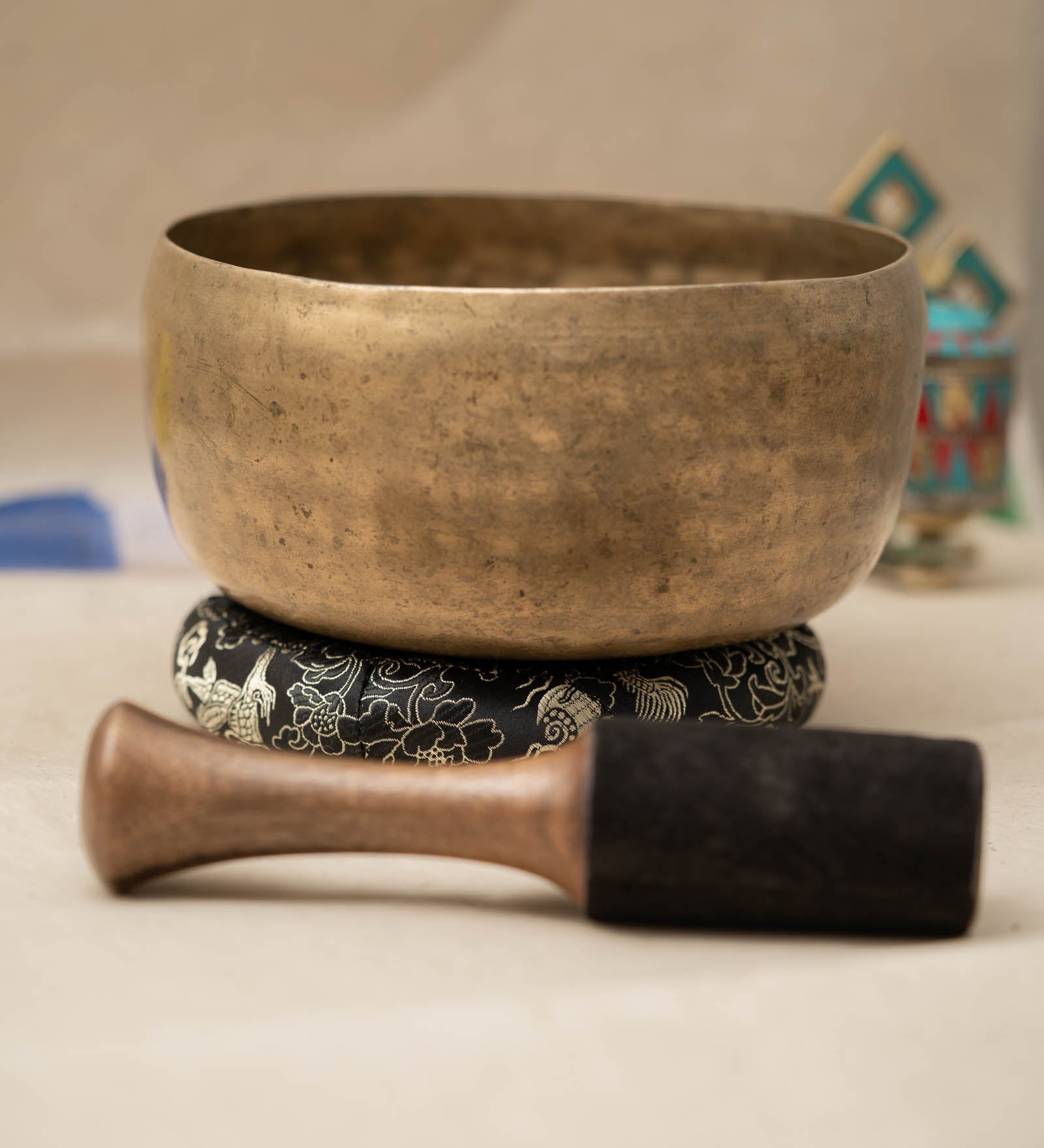 Thadobati Singing Bowl (Lower E3 & Higher B4) for chakra healing