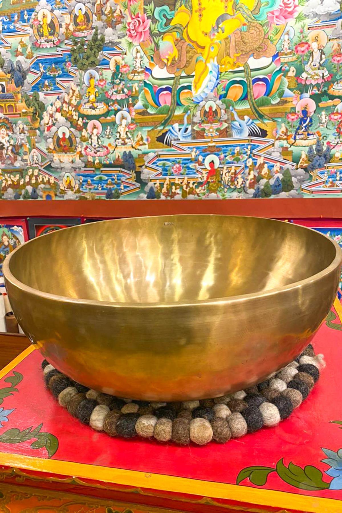 Himalayas Singing Bowl - Large Size - 18 inches handcrafted singing bowl