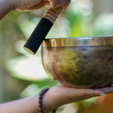 Chakra singing bowl- A complete set with striker and resting cushion