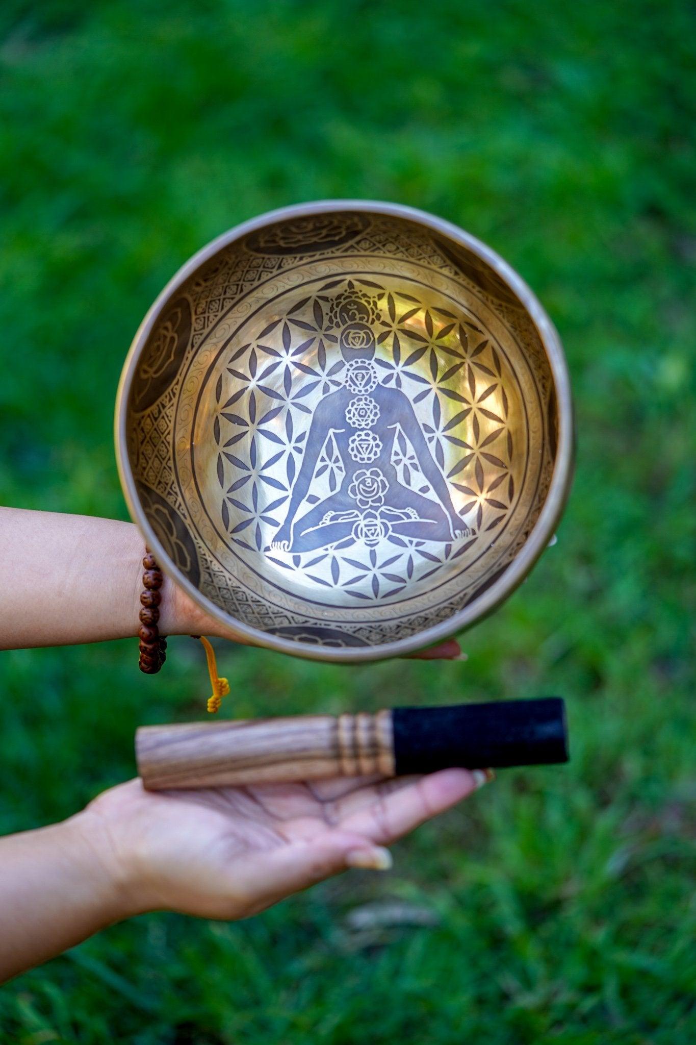 Chakra singing bowl- A complete set with striker and resting cushion