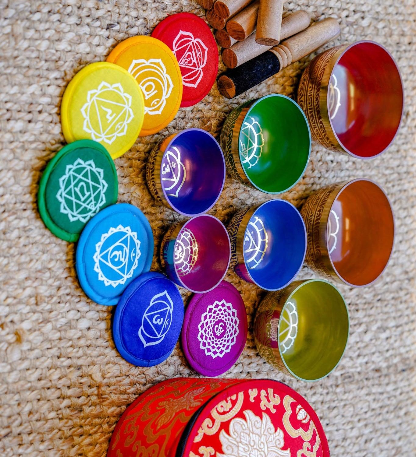 7 Colourful Singing Bowl Chakra Set - Himalayas Shop