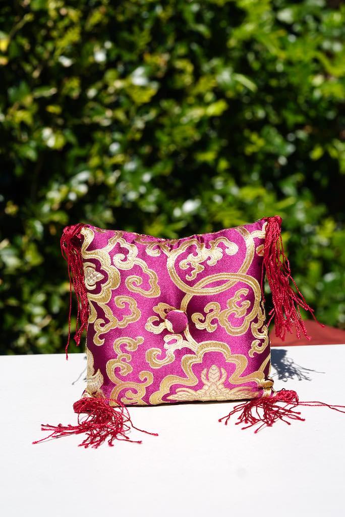 Square singing bowl cushion for meditation