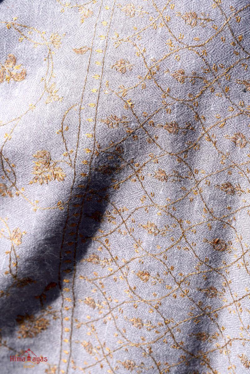 Lavender color pure pashmina shawl from Nepal for women. Pair it up with any attire for the classy look.