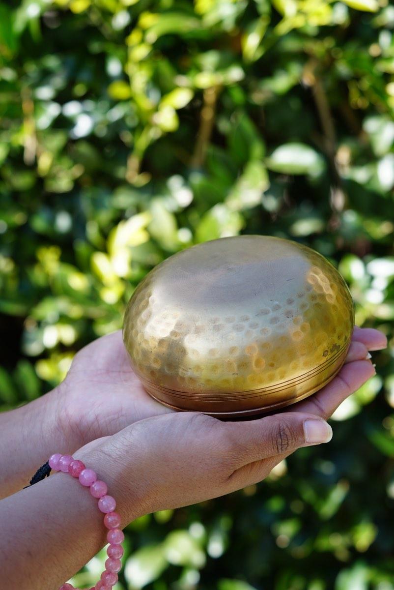 singing bowl for chakra healing and meditation