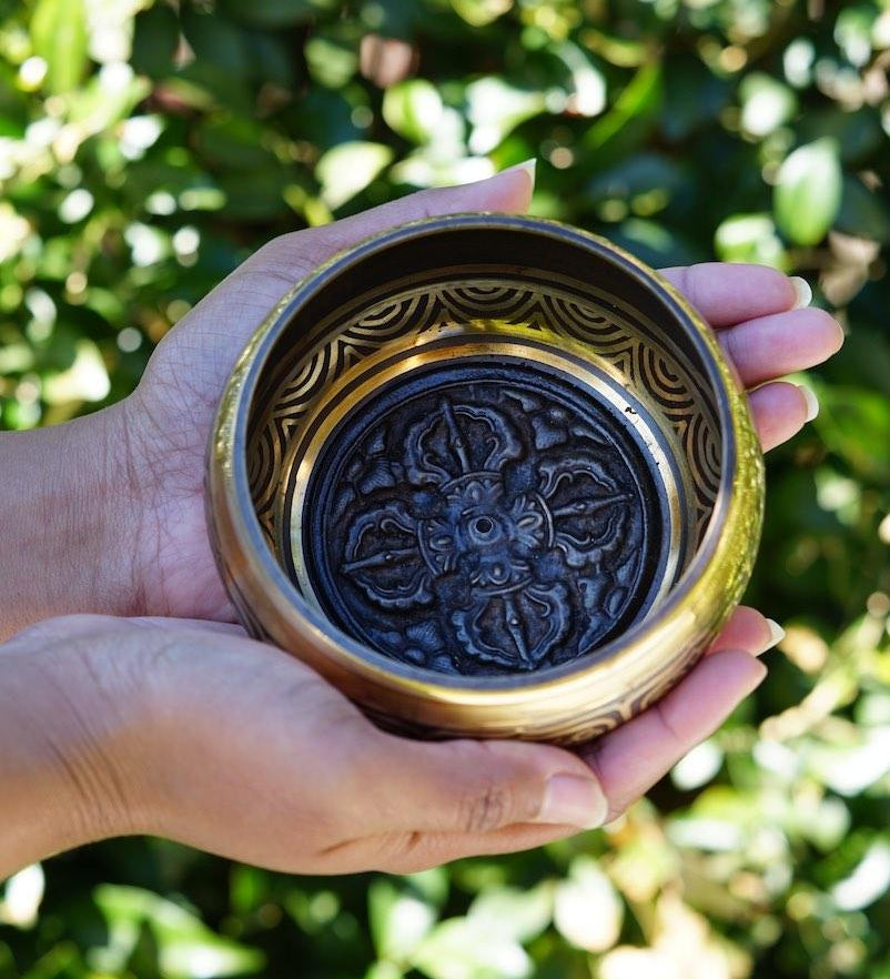 Bajra singing bowl hand hammered tibetan bell