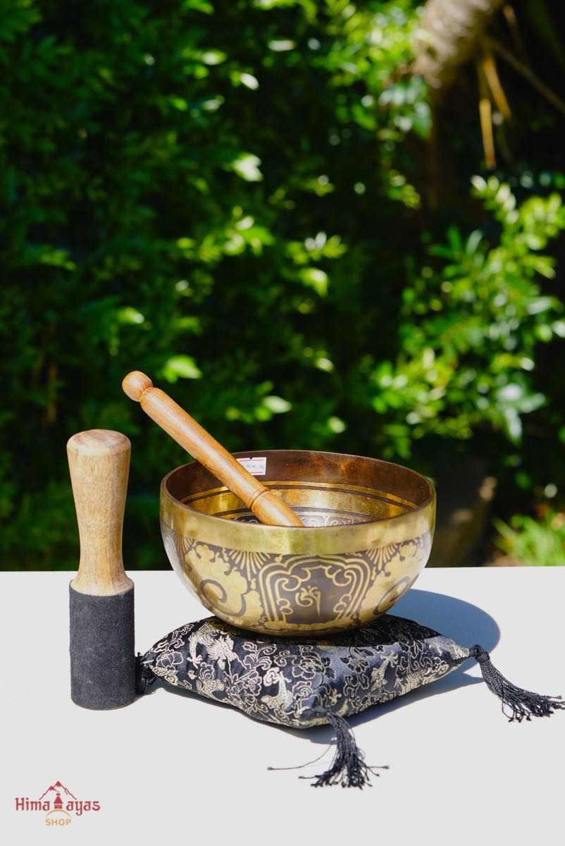 Buy Singing bowl  online with free Silk Ring Cushion and mallet at best prices.