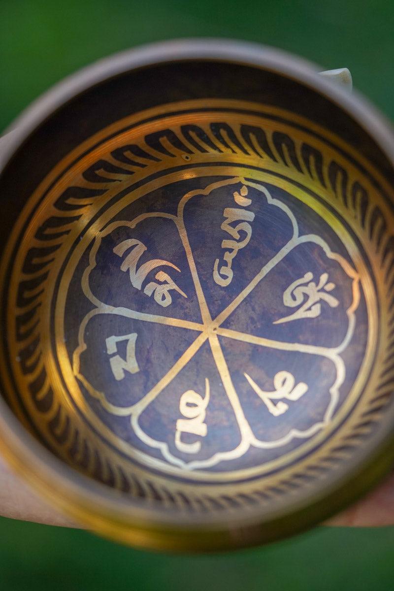 OM Mani Padme Hum Singing bowl - HimalayasShop