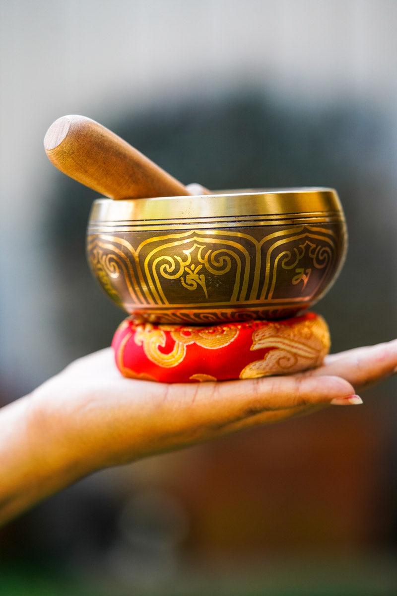 Singing bowl with Buddha Eye for sound healing and meditation