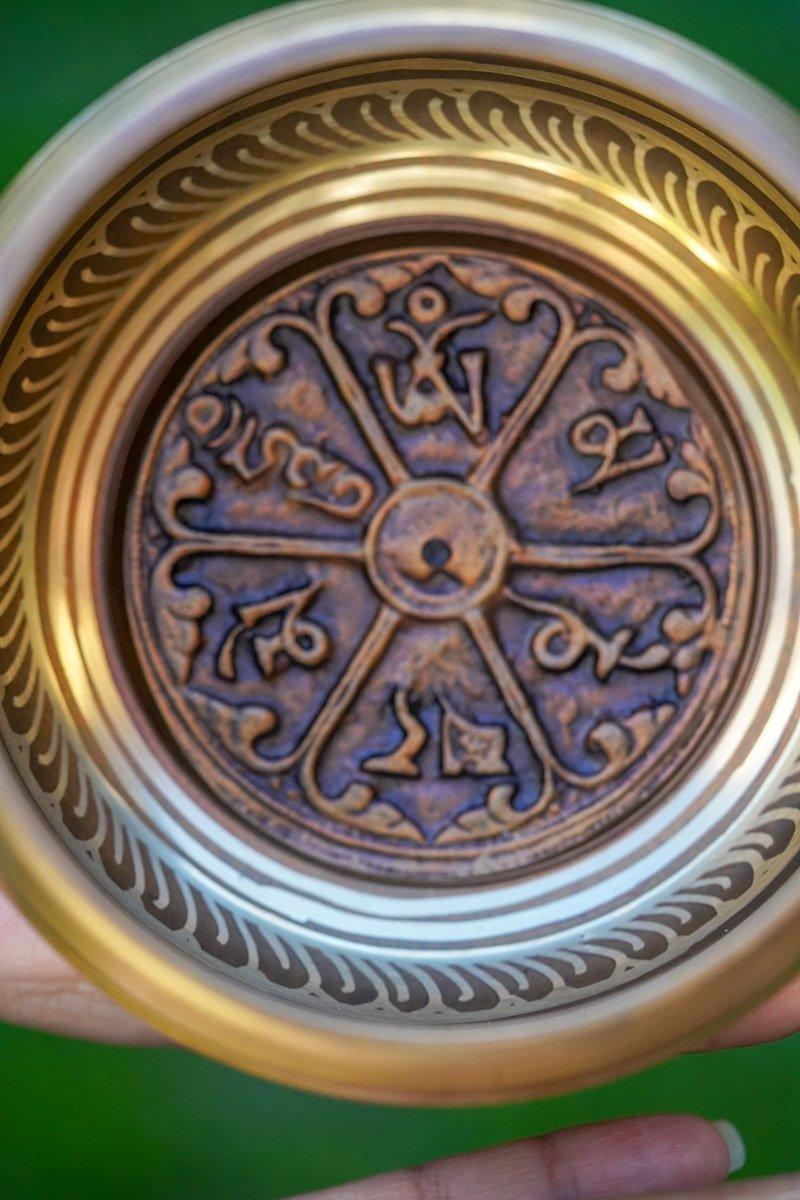 Om Mani Padme Hum Healing Singing Bowl - Himalayas Shop