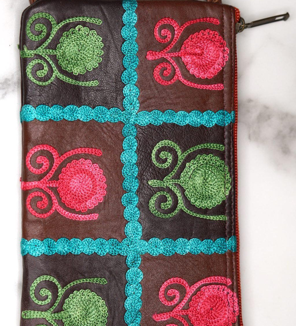 Unique style women purse with hand embroidery, easy to carry and stylist design