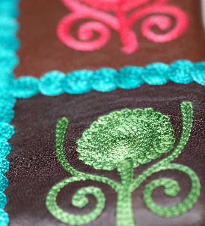 Unique style women purse with hand embroidery, easy to carry and stylist design