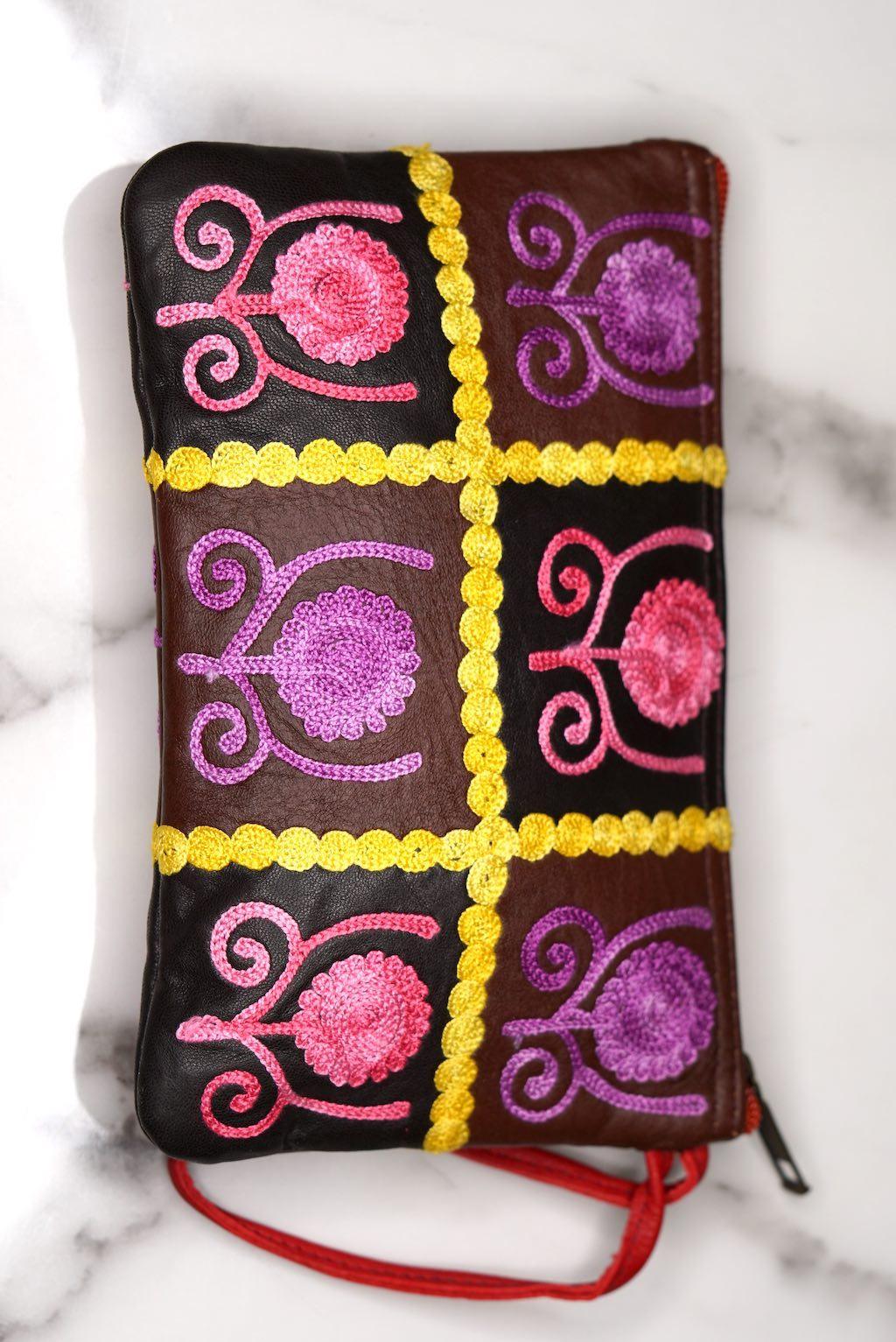 Unique style women purse with hand embroidery, easy to carry and stylist design