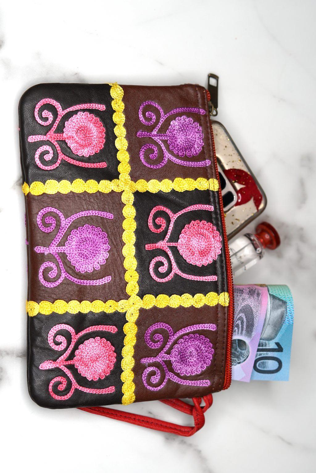 Unique style women purse with hand embroidery, easy to carry and stylist design