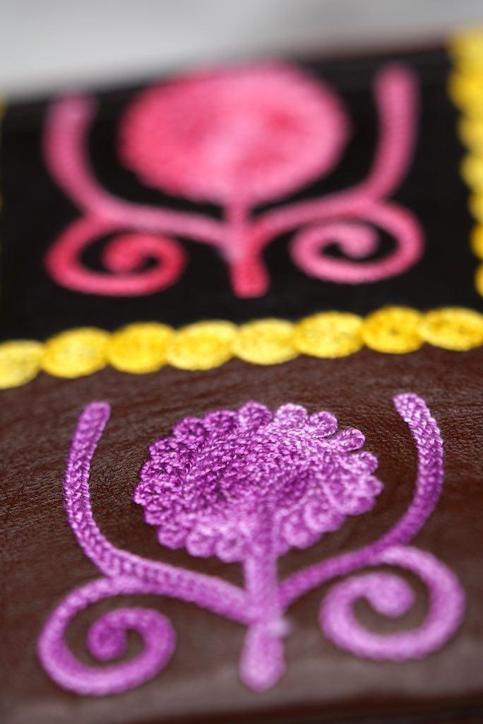 Unique style women purse with hand embroidery, easy to carry and stylist design