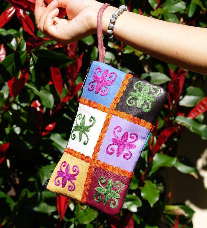 Everyday use women purse with Cashmere design for stylish look.