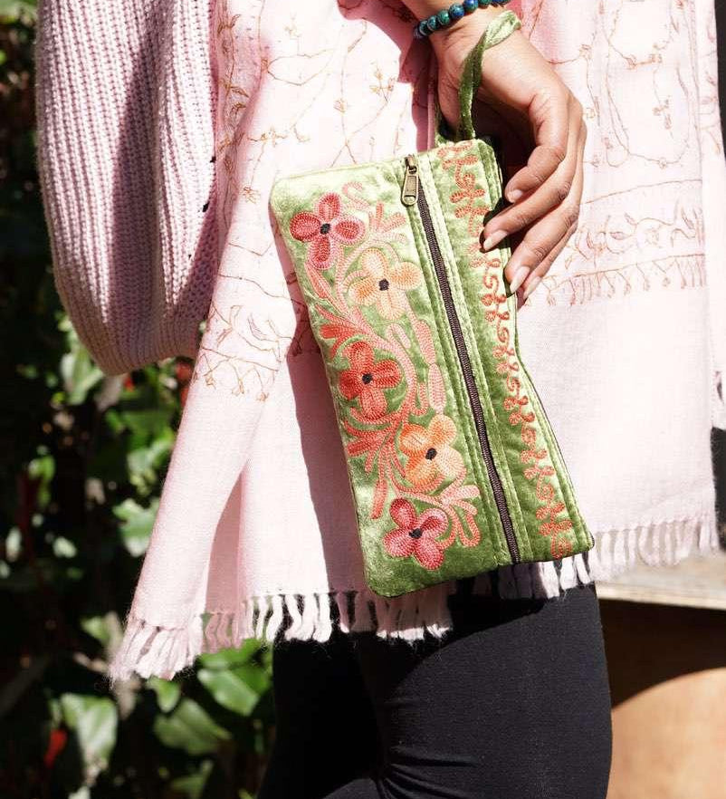 Unique style women wristlet pouch  with hand embroidery, easy to carry and stylist design