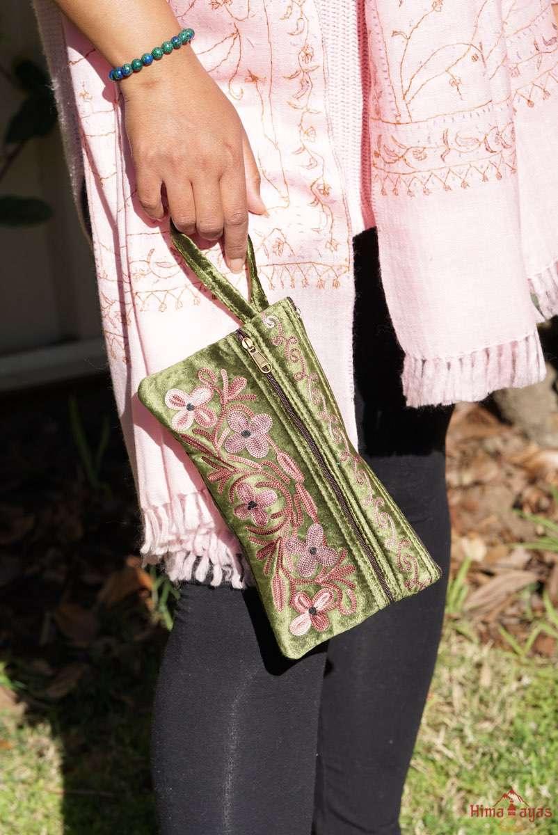 Unique style women wristlet pouch  with hand embroidery, easy to carry and stylist design