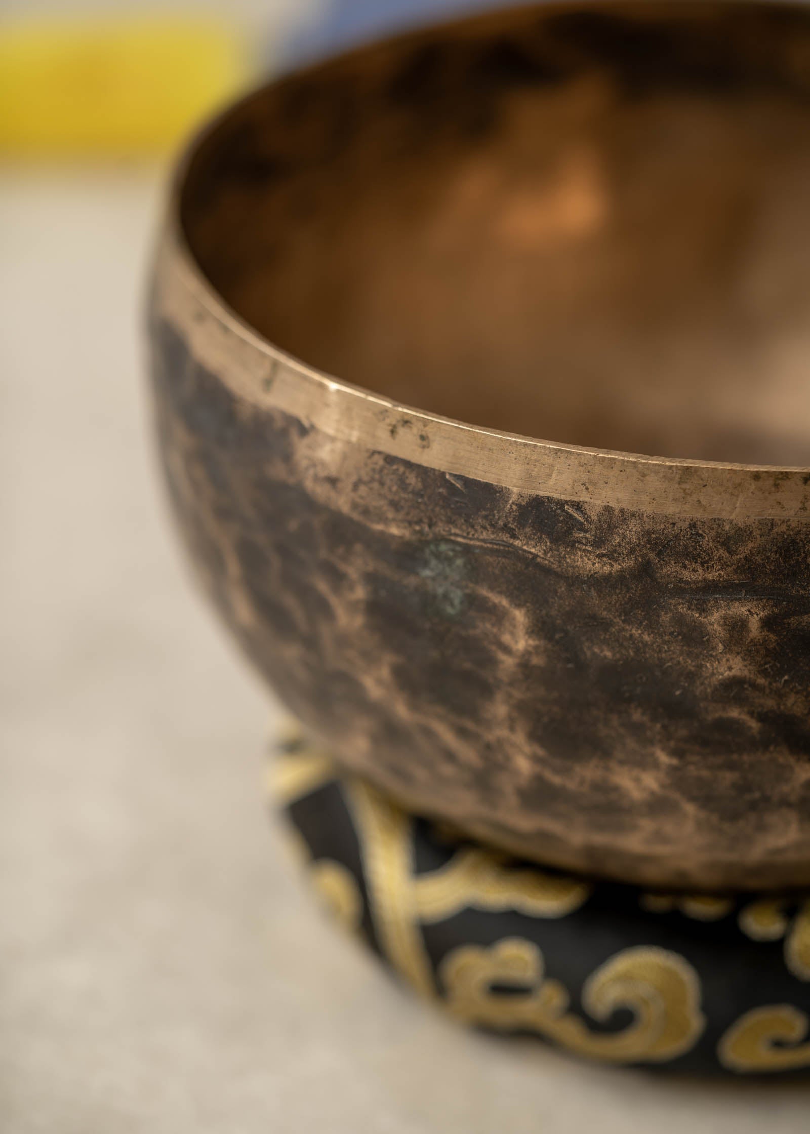 Kopre singing bowl with 432Hz overtone for meditation and sound healing