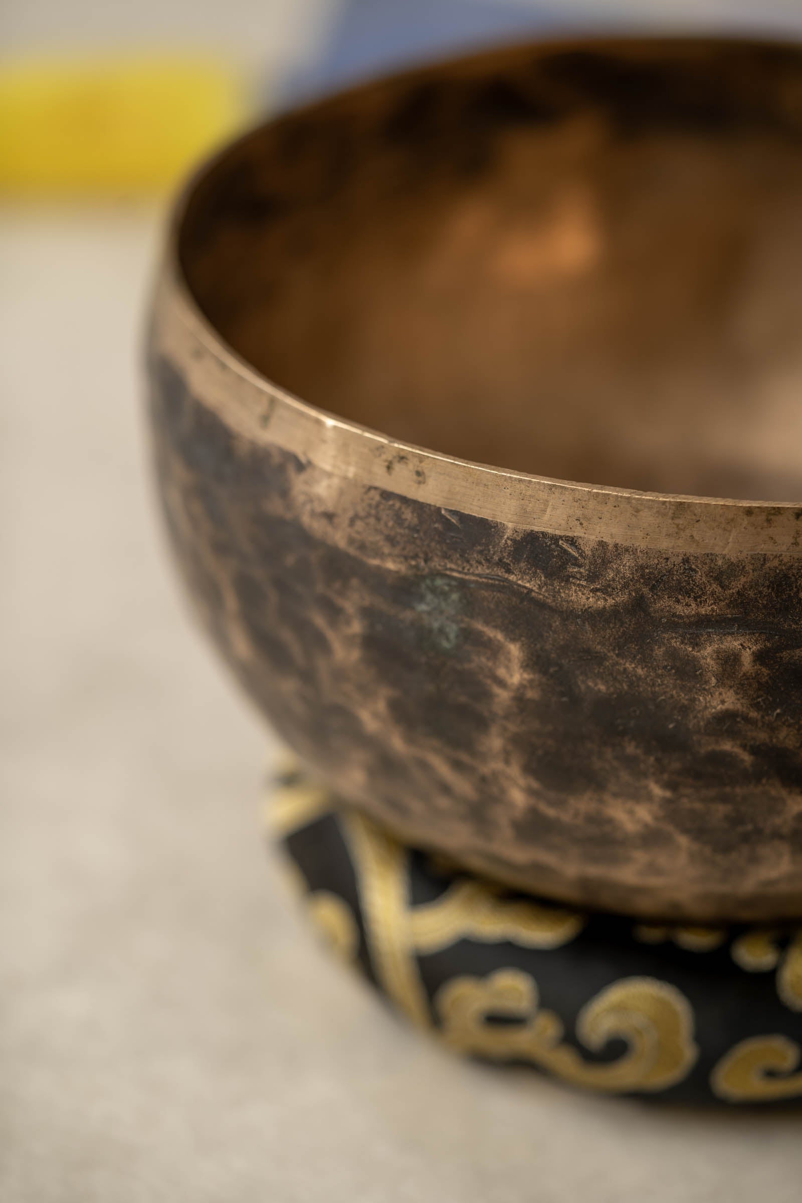 Kopre singing bowl with 432Hz overtone for meditation and sound healing