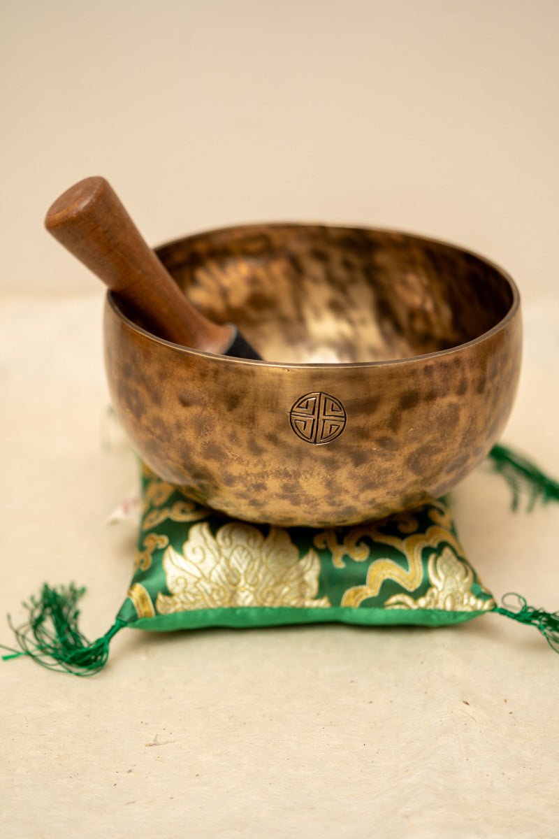 Heart Chakra Moon Bowl F3 (178 Hz), C5 (519 HZ)