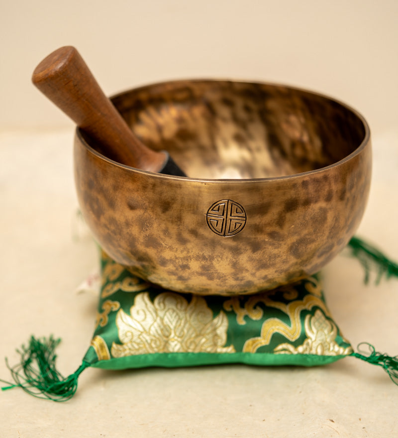 Heart Chakra Moon Bowl F3 (178 Hz), C5 (519 HZ)