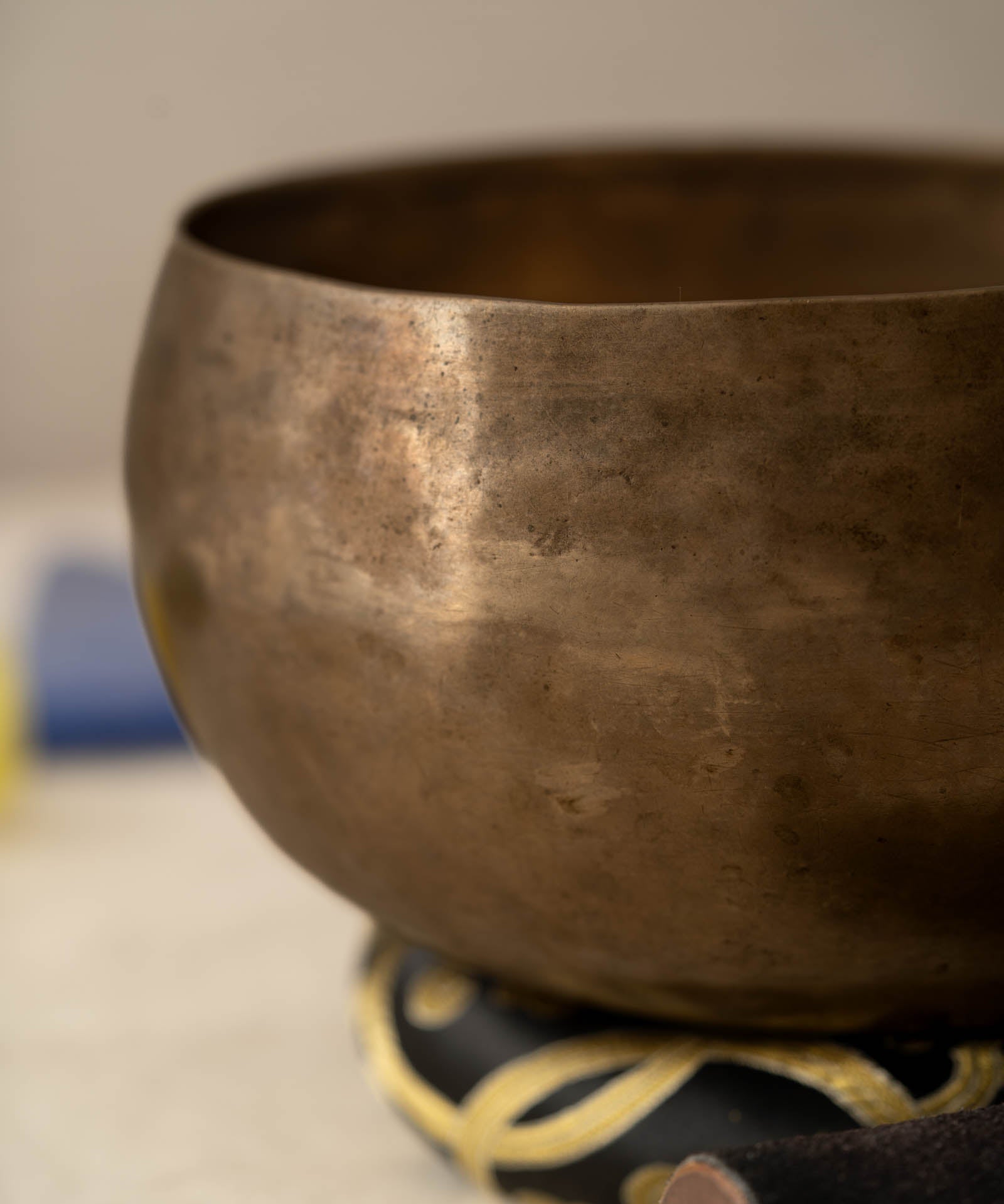 Handmade Kopre Bowl with B2 Crown Chakra fundamental note and B2 overtone for meditation, sound healing, and yoga.