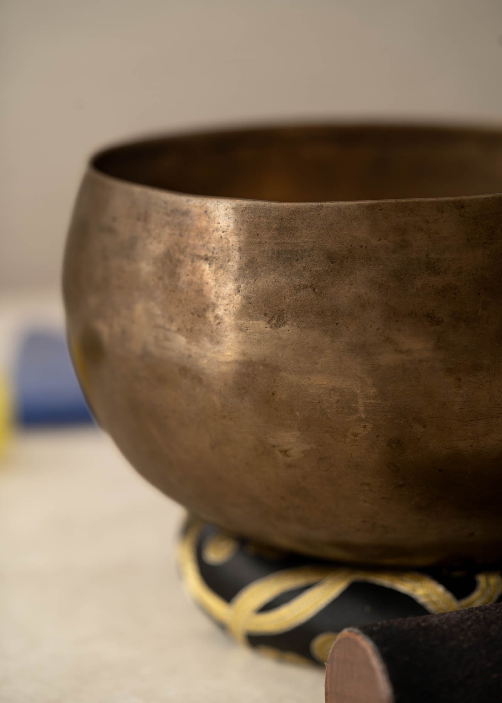 Handmade Kopre Bowl with B2 Crown Chakra fundamental note and B2 overtone for meditation, sound healing, and yoga.