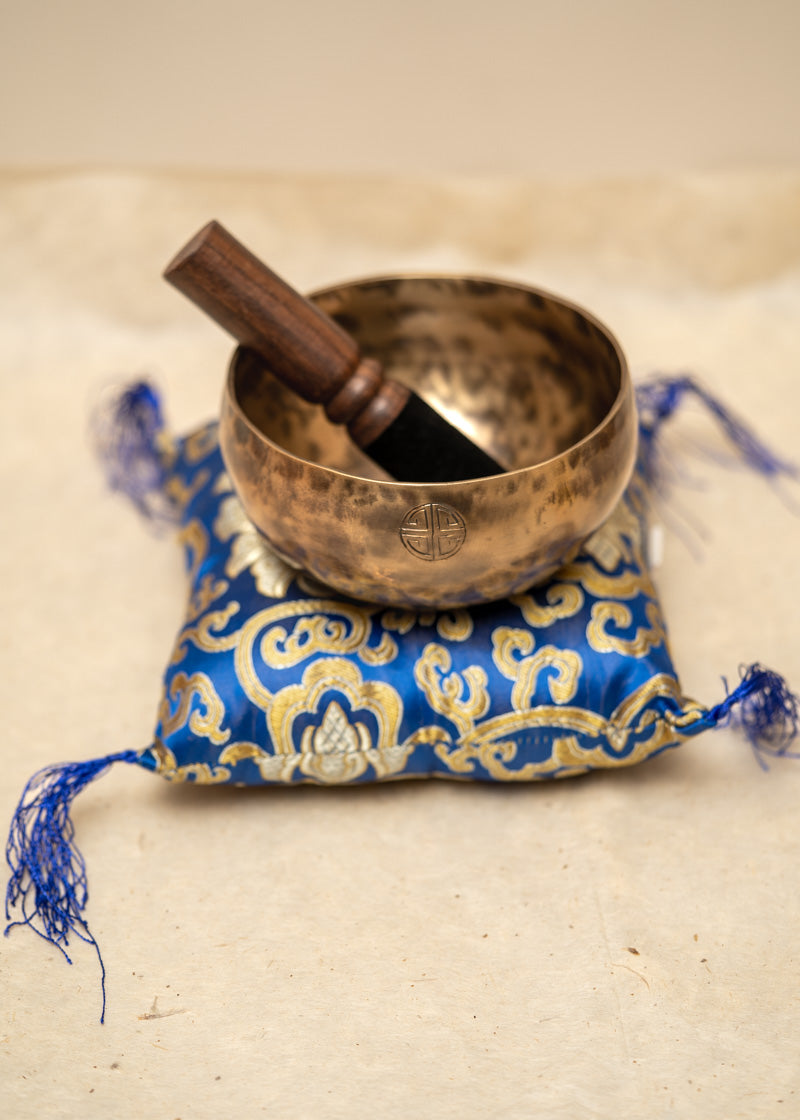 Third Eye Chakra Moon Bowl A4 (455Hz)