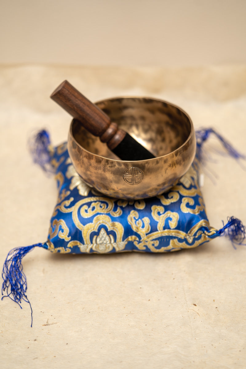 Third Eye Chakra Moon Bowl A4 (455Hz)