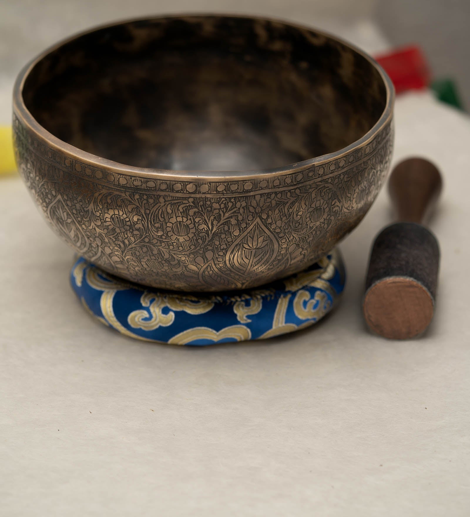 Handmade Himalayan traditional floral ornamental singing bowl carved design tuned to F3 and C5 for throat chakra sound healing