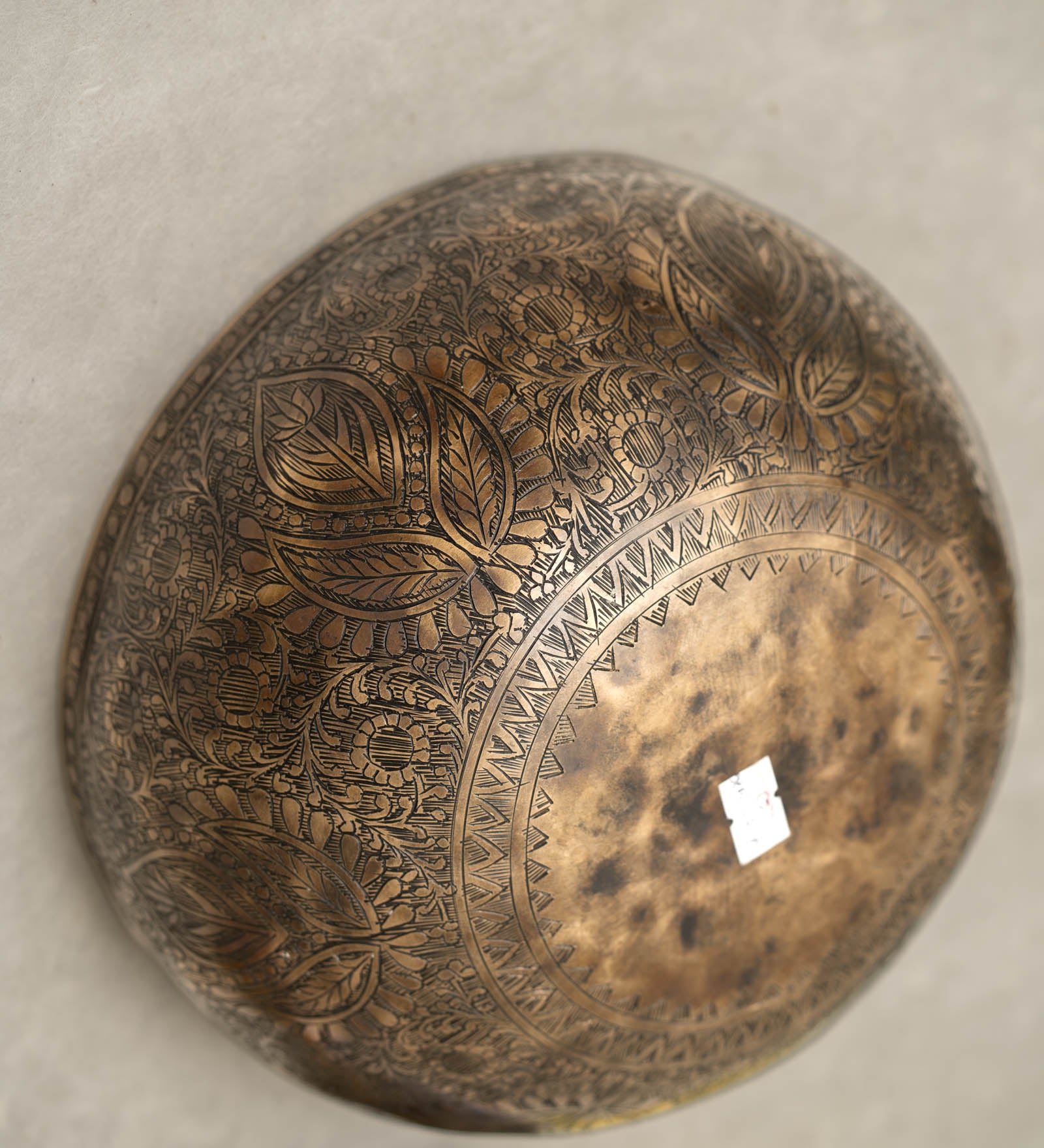 Handmade Himalayan traditional floral ornamental singing bowl carved design tuned to F3 and C5 for throat chakra sound healing