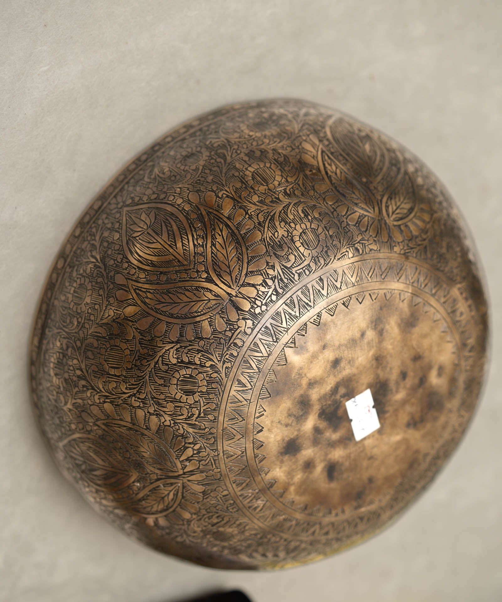 Handmade Himalayan traditional floral ornamental singing bowl carved design tuned to F3 and C5 for throat chakra sound healing
