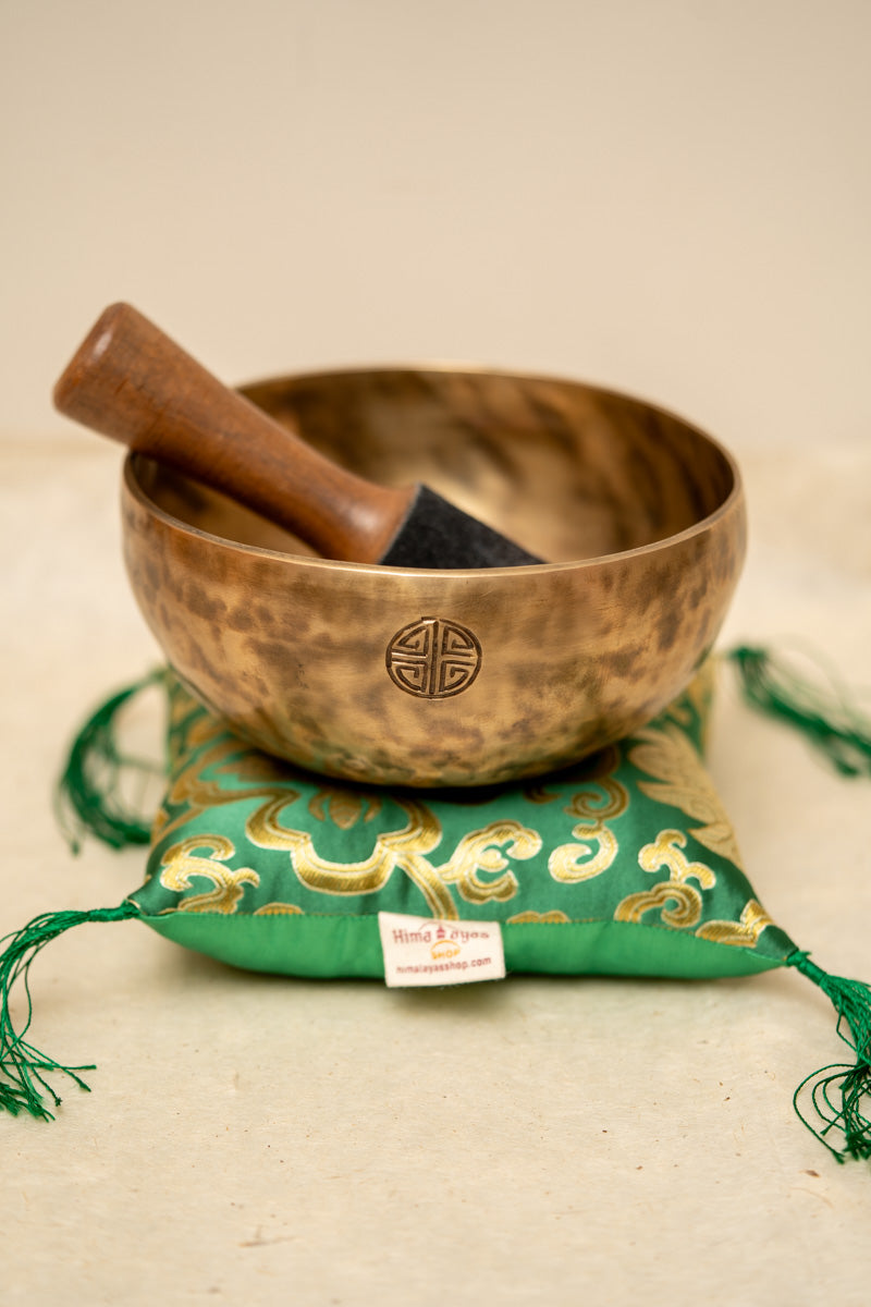 Heart Chakra Moon Bowl F5 (730 Hz) , B3 (250 Hz)