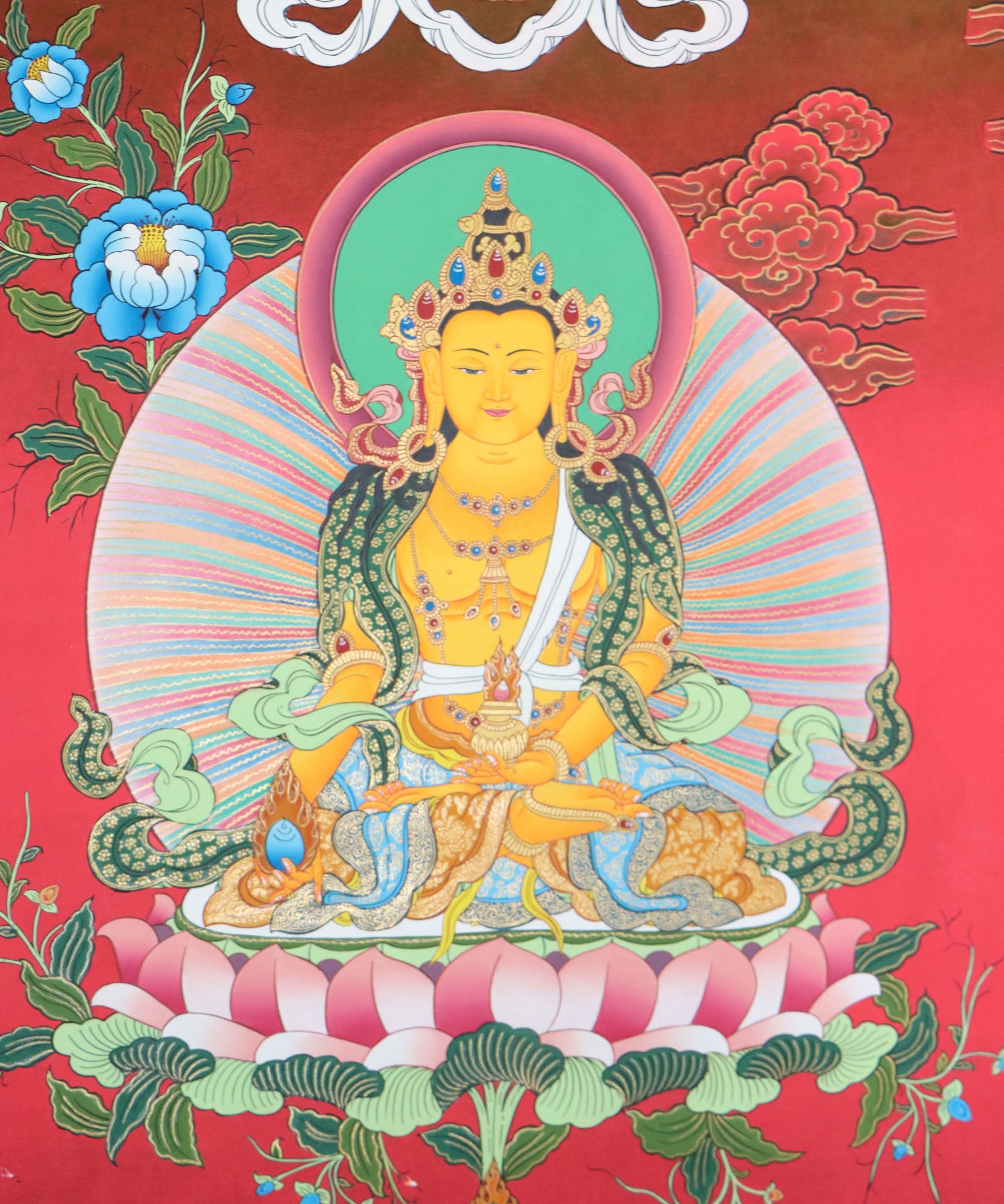 Crown Buddha Thangka is a strong visual aid for meditation and contemplation, enabling people to expand their knowledge of the Buddha's teachings.