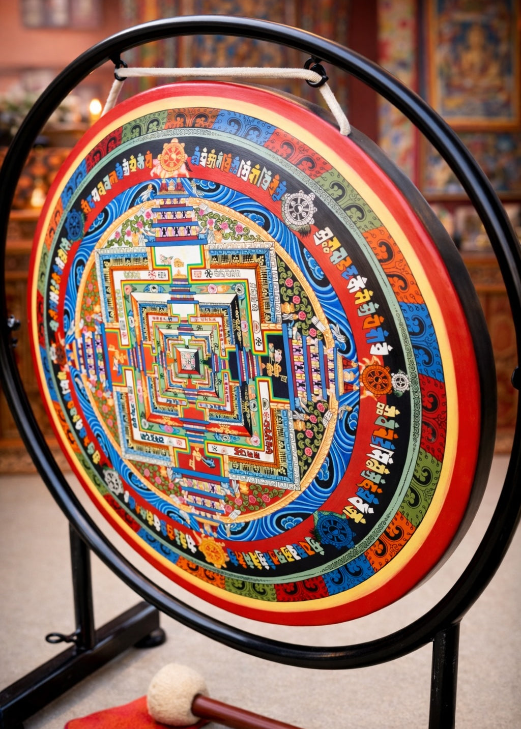Gong with painting