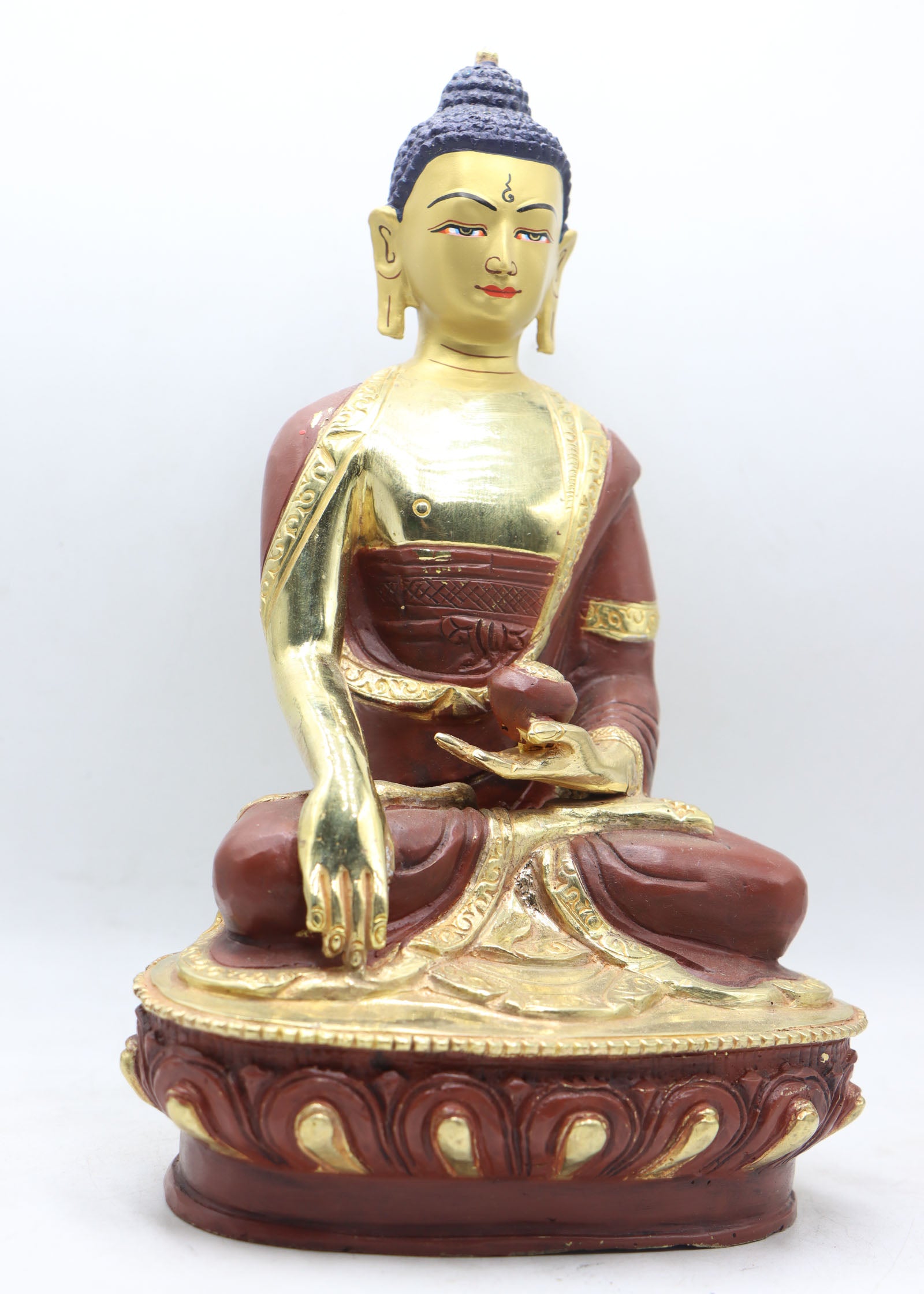 Shakyamuni Buddha Statue for prayer and enlightements. .