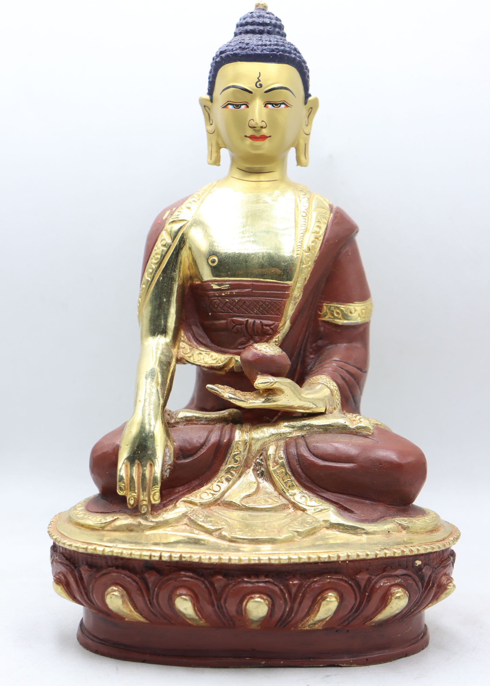 Shakyamuni Buddha Statue for prayer and enlightements. .