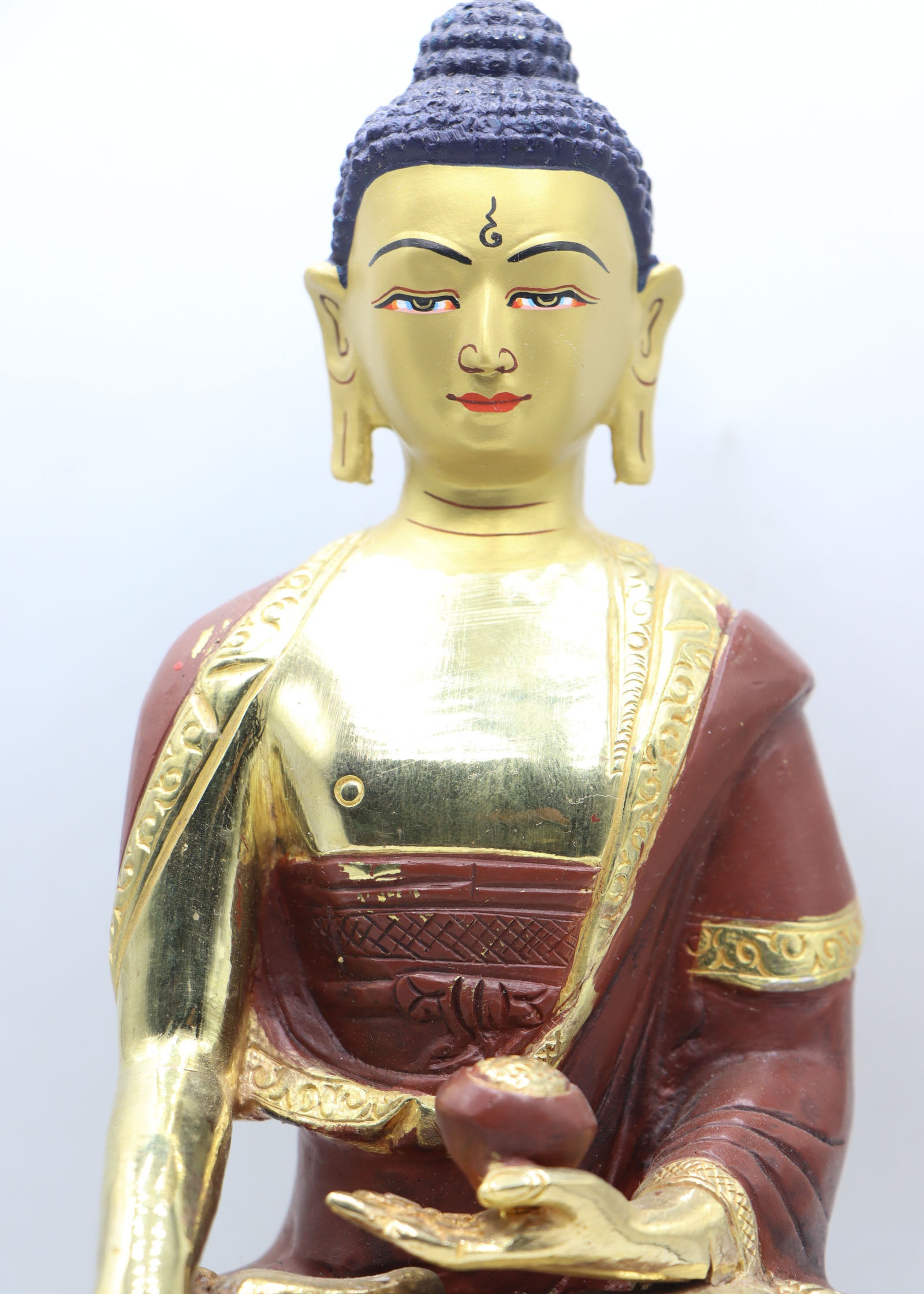 Shakyamuni Buddha Statue for prayer and enlightements. .