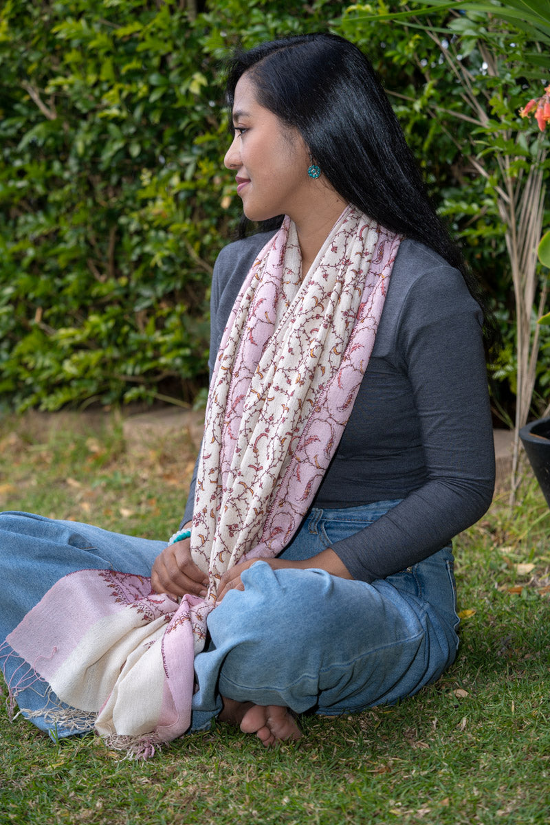 Pashmina shawl for girls made from himalayas