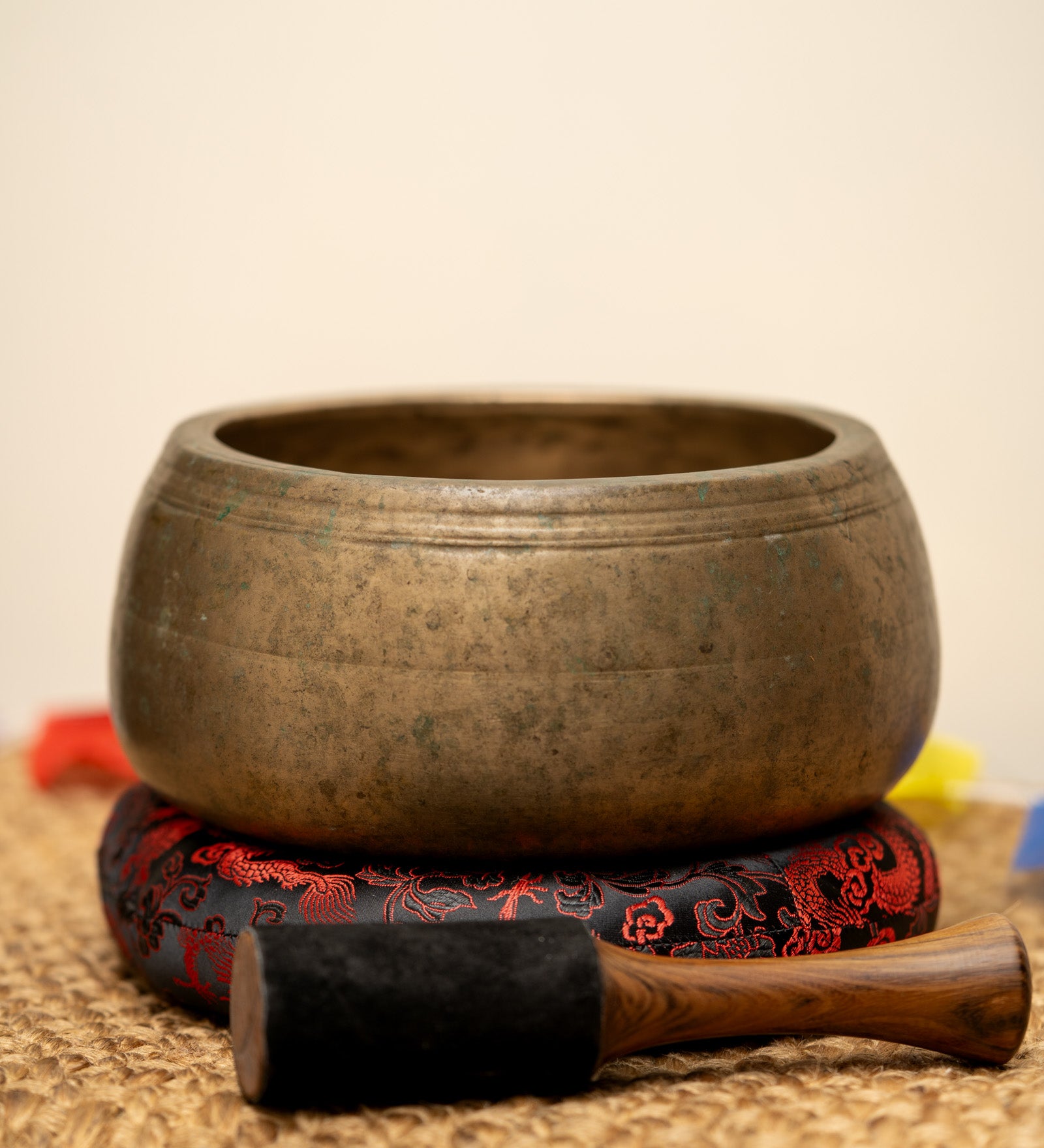 Old mani tibetan singing bowls