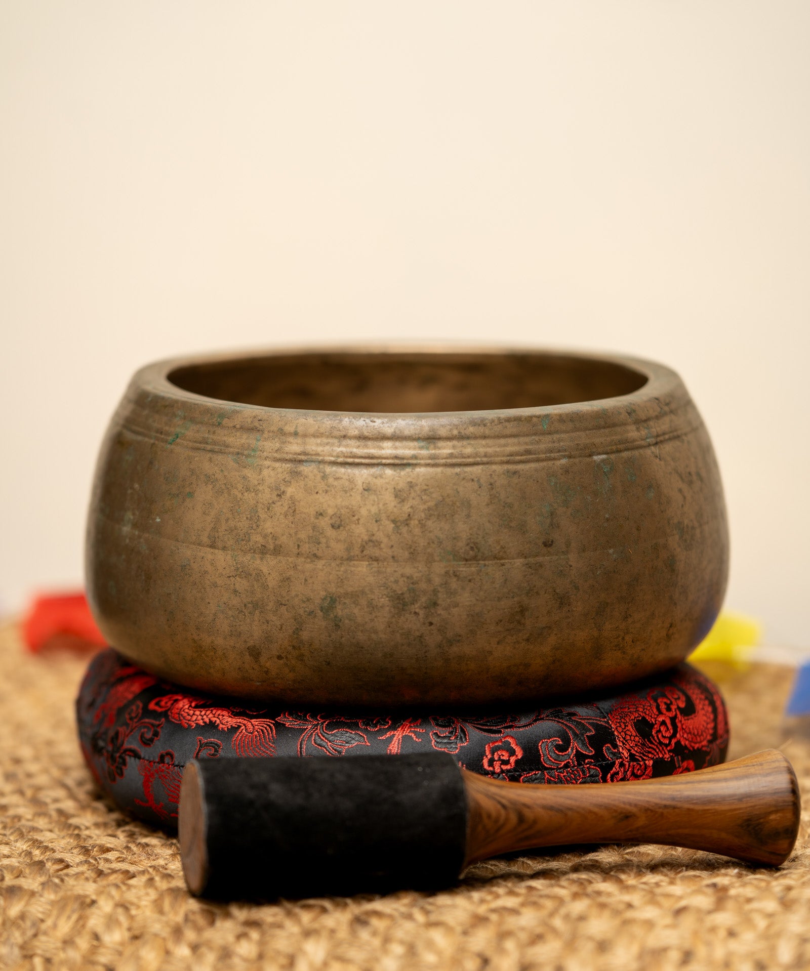 Old mani tibetan singing bowls