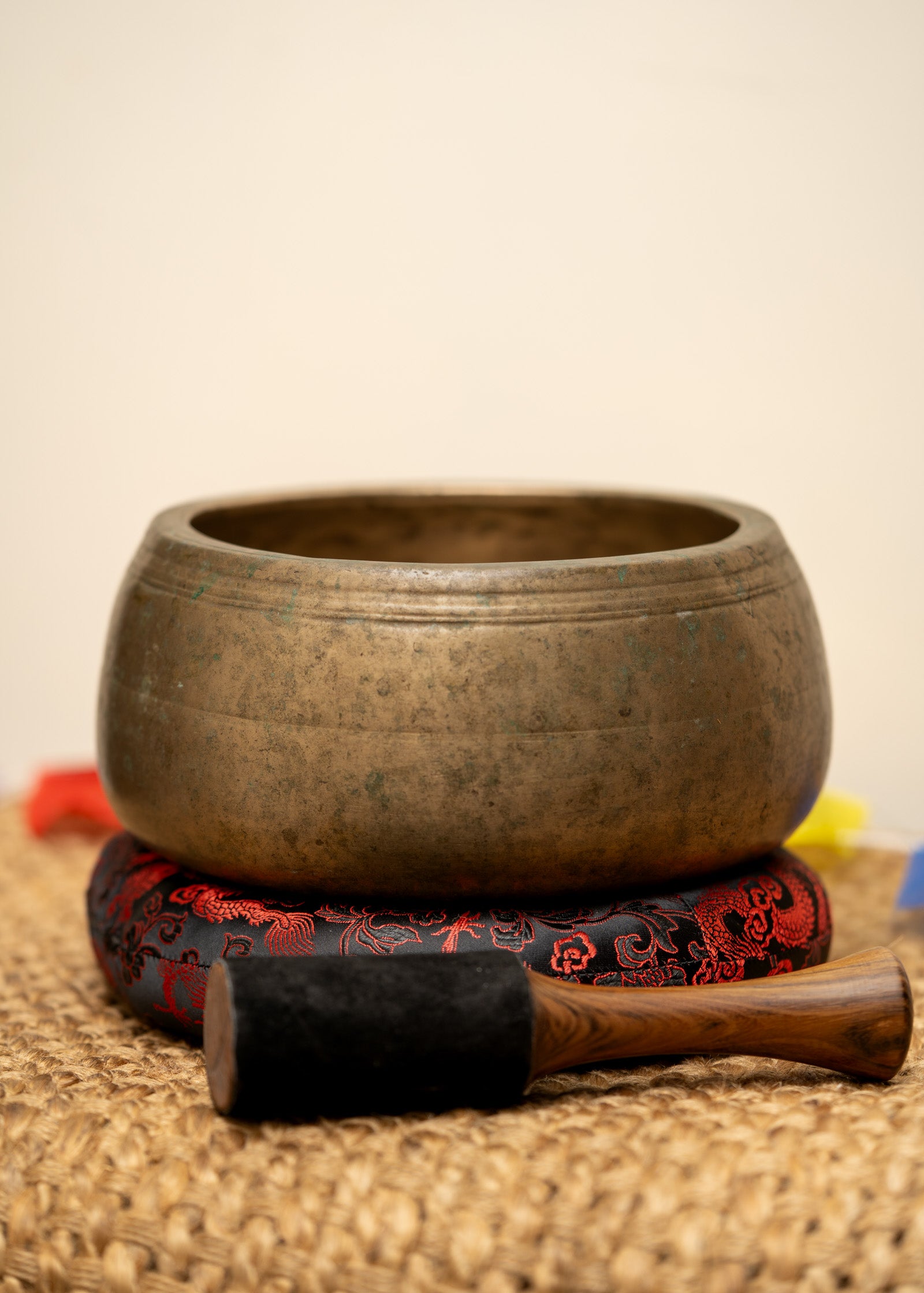 Old mani tibetan singing bowls