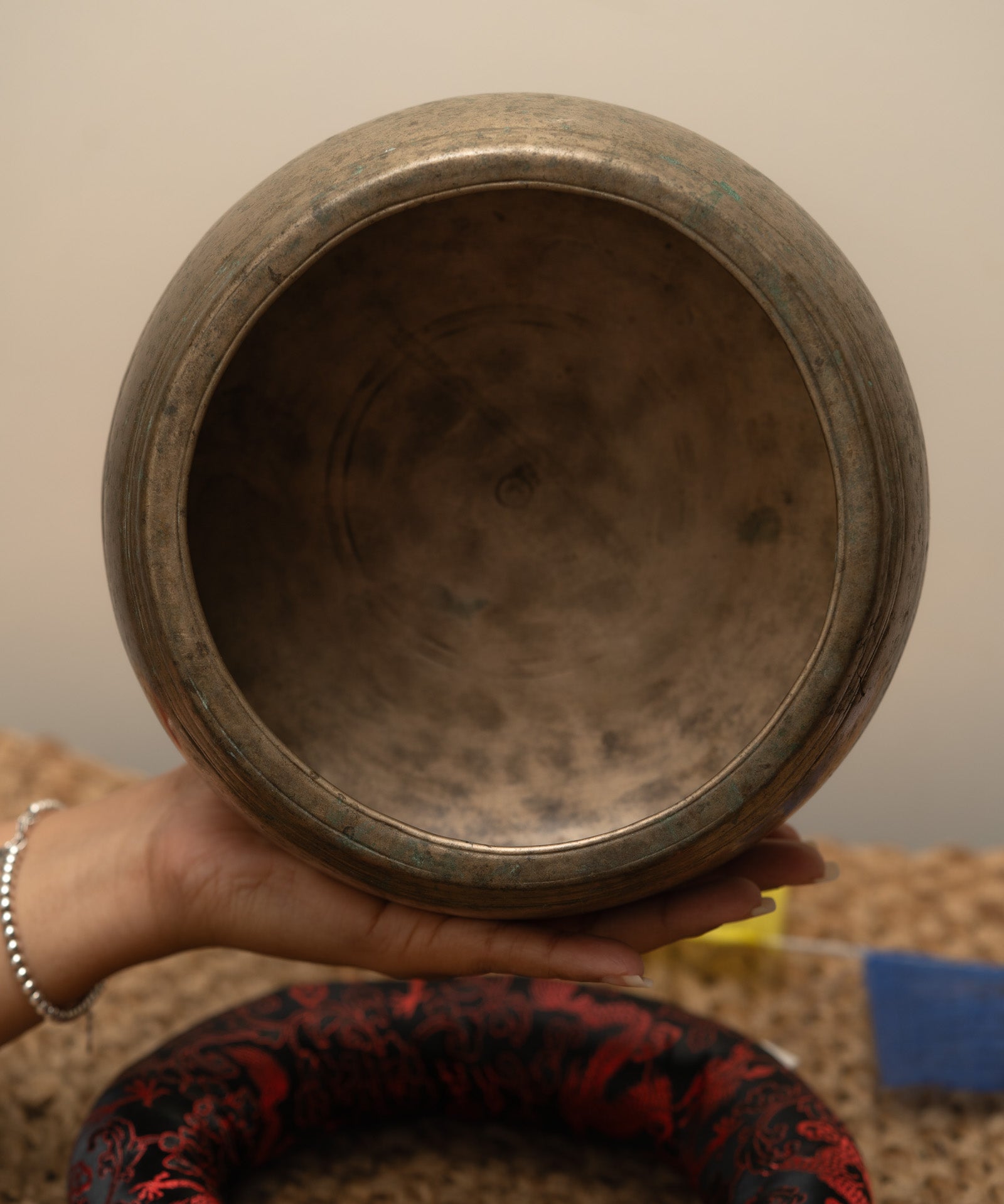 Old mani tibetan singing bowls