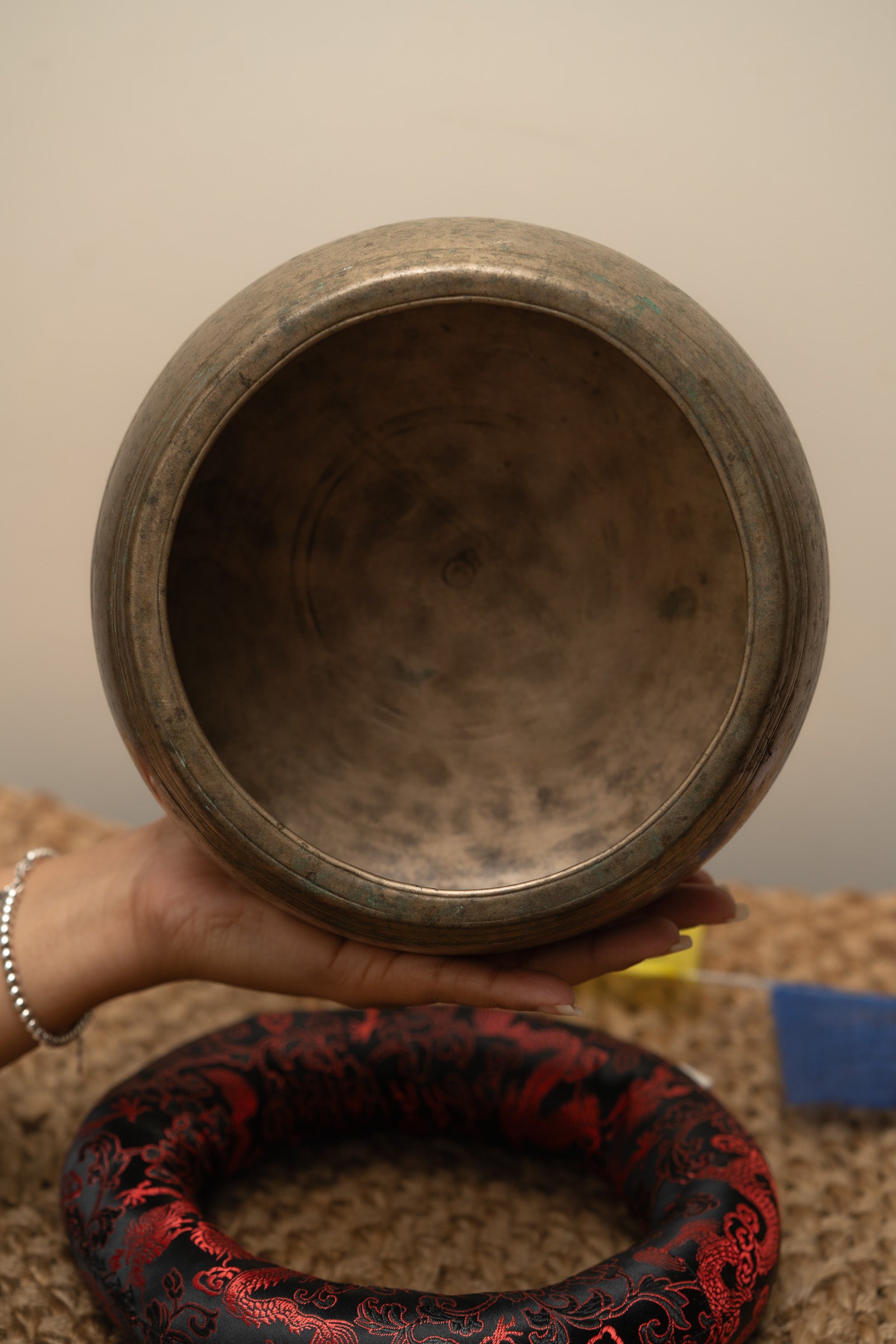 Old mani tibetan singing bowls