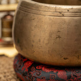 Mani Singing Bowl ( F5 | 675 Hz)