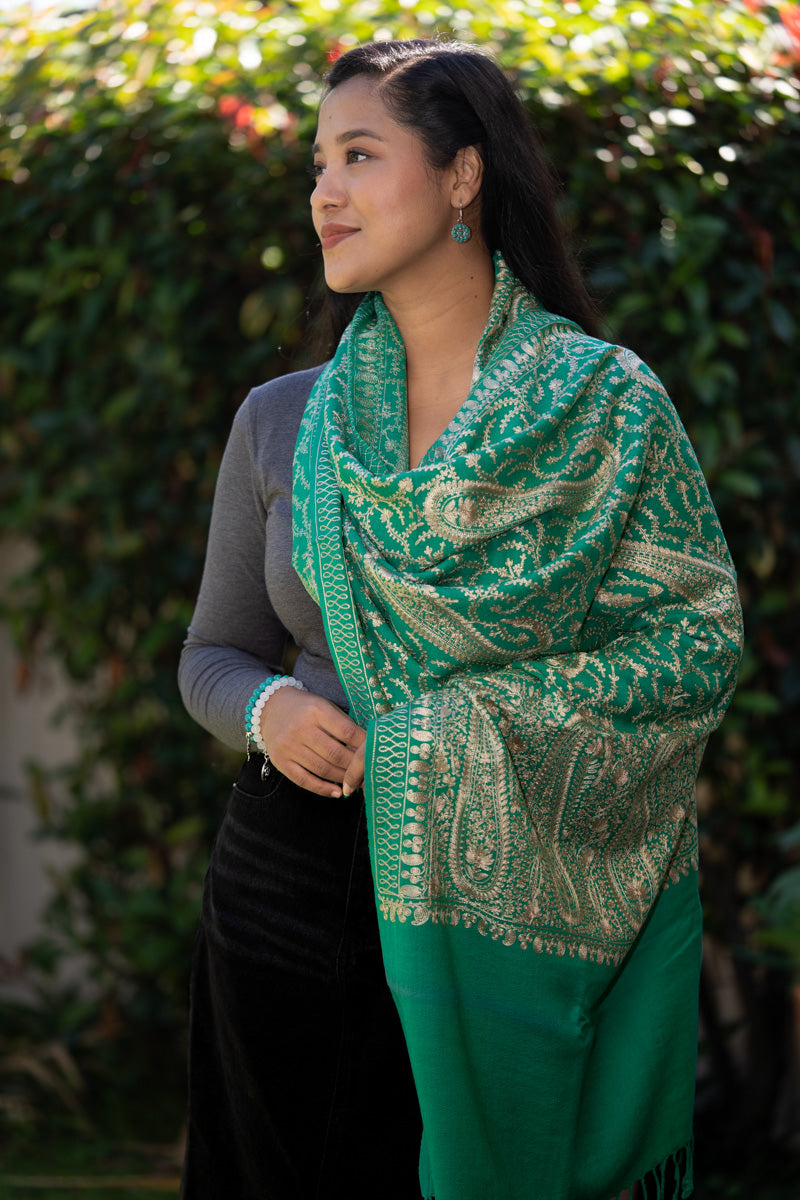Nepalese Elegance: Handloomed Pashmina Shawls
