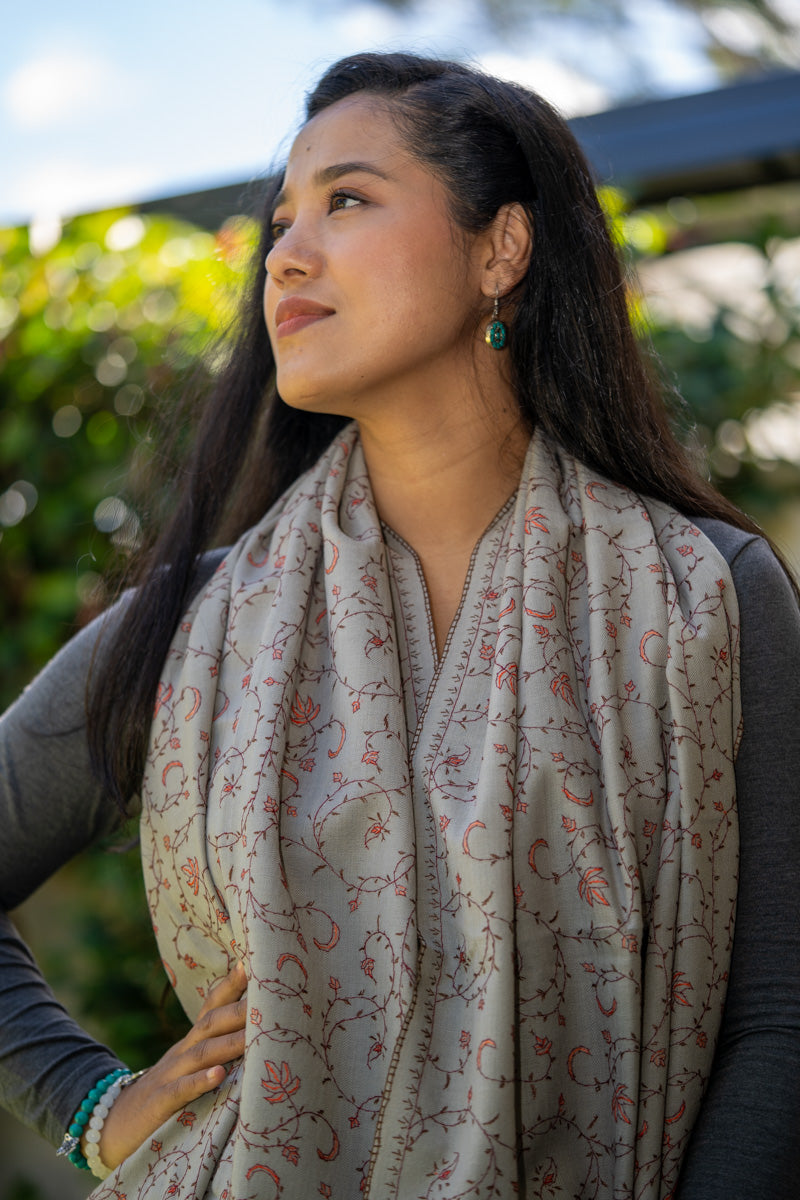 Light Embroidered Pashmina Shawl - 100 % cashmere shawl