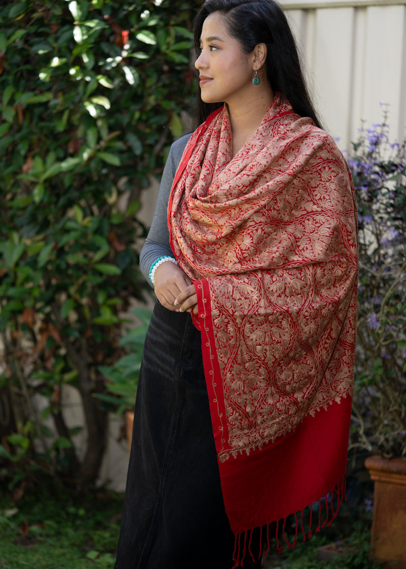 Luxury Handcrafted Pashmina: Timeless Style